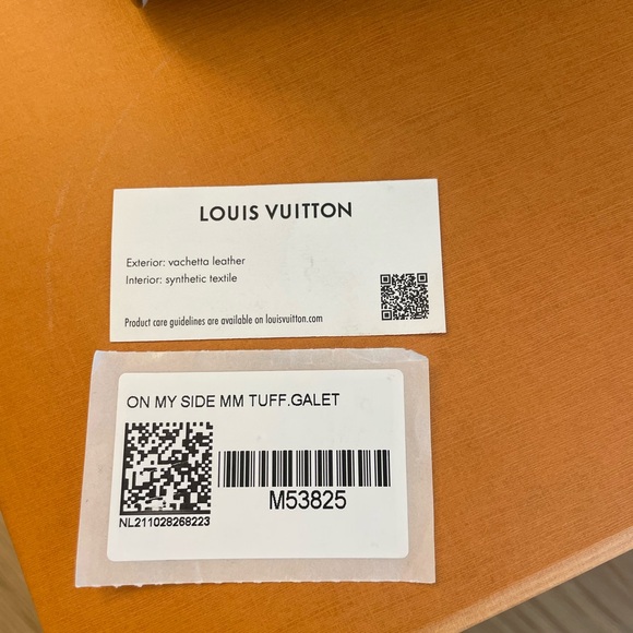 Louis Vuitton ON MY SIDE MM - Picture 8 of 17